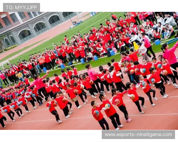 萌趣足球明星大集合 Q版球星赛场争霸尽显风采