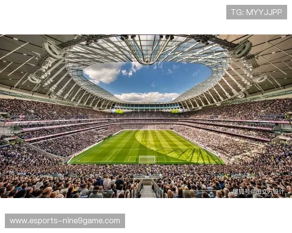 足球球星经典背景墙挂布装饰，展现球场激情与偶像风采